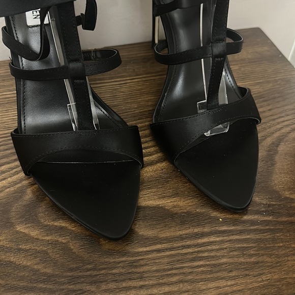 NEW Steve Madden Sinclair Satin Bow Strappy Rhinestone Heels - Picture 4 of 11